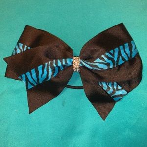 Cheer bow